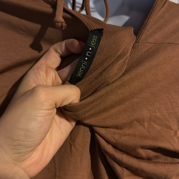 Cute camel Top - Picture 5 of 6